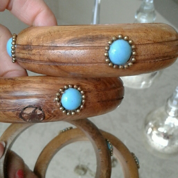 WOOD and BEAD DETAIL BRACELET - Picture 3 of 3
